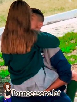 Llenando de lechita a hermosa colegiala